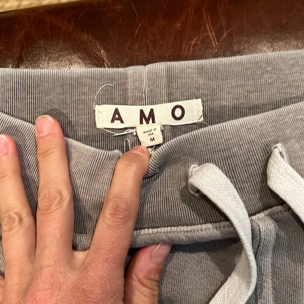 Amo crop loose sweats. Size med. like new. Frayed bottom